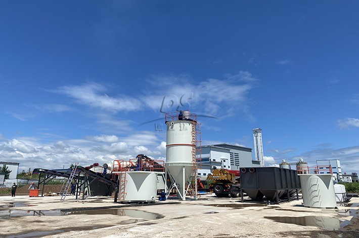 土壤淋洗设备运行现场 土壤淋洗设备运行现场