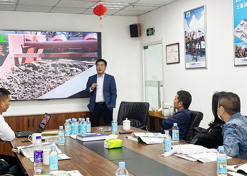 华中科技大学、中南大学一行莅临AG贵宾会生产基地会谈