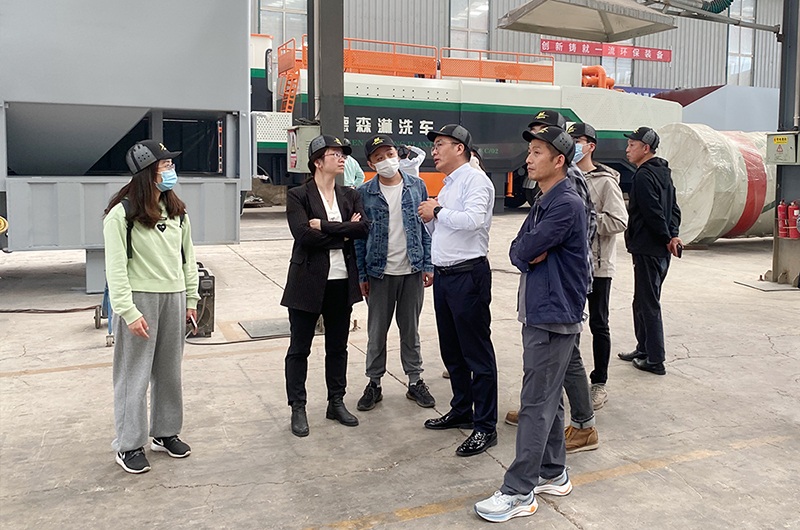 华中科技大学、中南大学一行莅临AG贵宾会生产基地考察调研